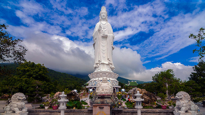 Tôn tượng Bồ Tát Quán Thế Âm chùa Linh Ứng, Đà Nẵng