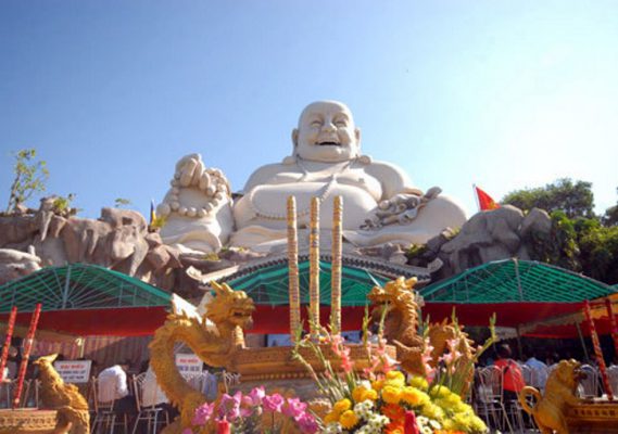 Tượng Phật Di Lặc lớn nhất châu Á ở núi Cấm, An Giang